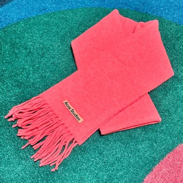 아크네 스튜디오 핑크 울 머플러