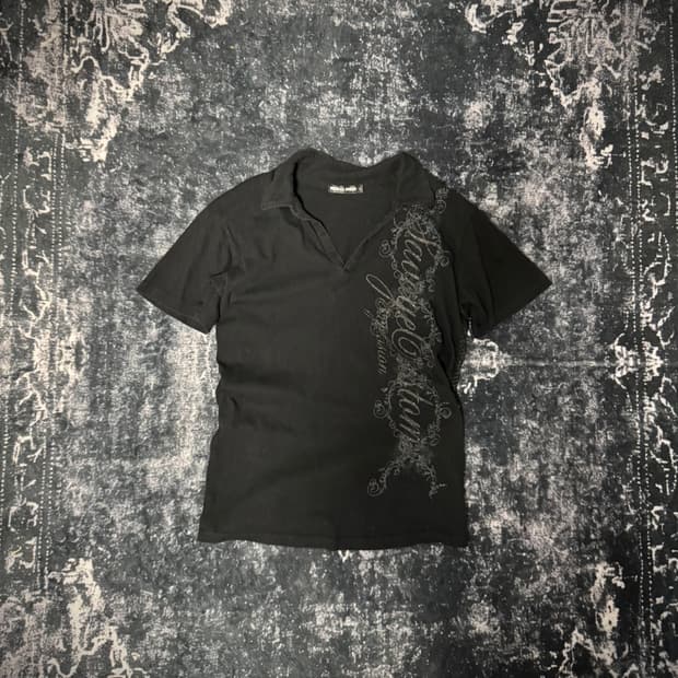 Vintage 00s Style Black T-shirt