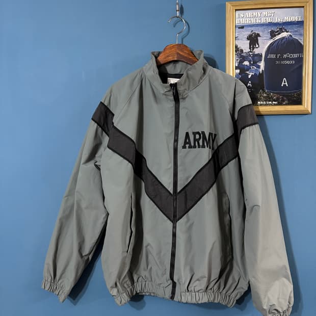 90-00’s U.S Army IPFU Jacket.