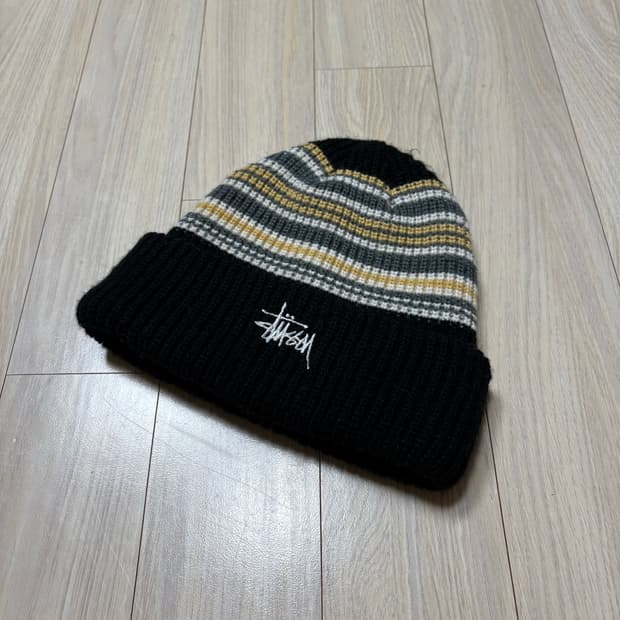 스투시 스트라이프 비니 블랙