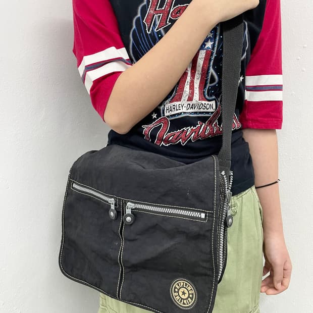 키플링 블랙 포켓 메신저 크로스백