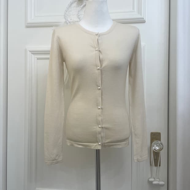 INGNI ivory pearl button basic cardigan