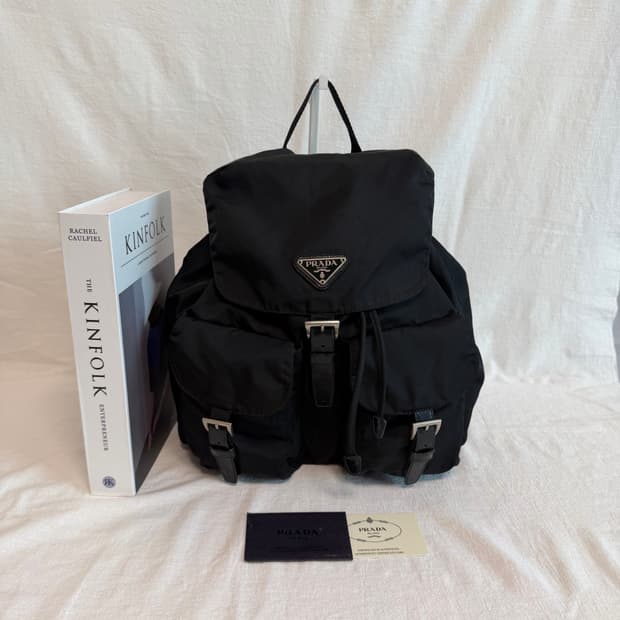 정품 프라다 나일론 투포켓 백팩 블랙 미디움