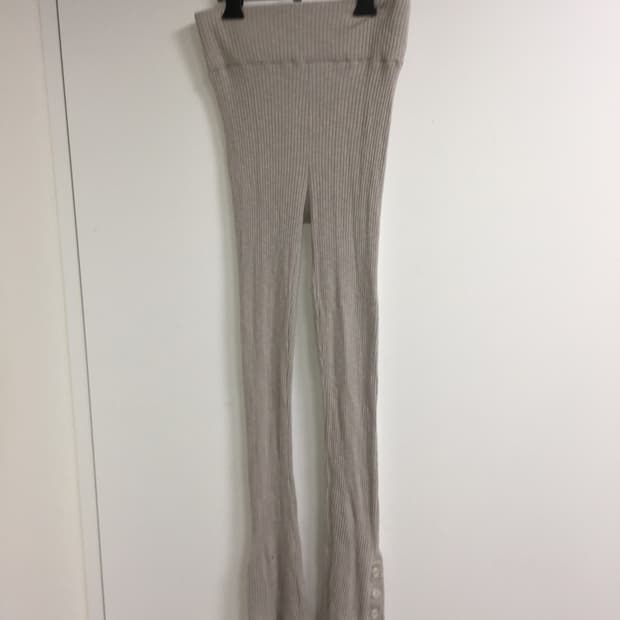 Light purple buttoned bootscut leggings