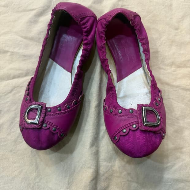 37/240 정품 디올 스터드 장식 발레 플랫슈즈 팝니다