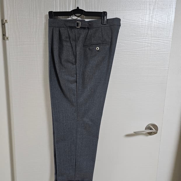 벨리프 그레이 울 슬랙스