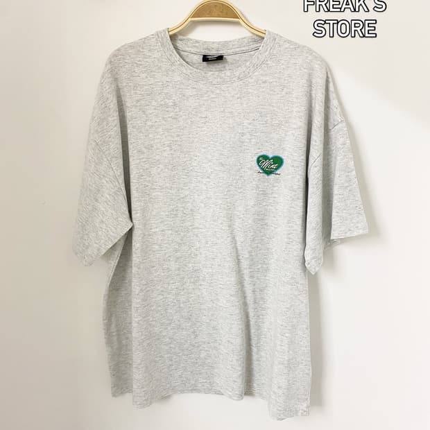 FREAK’S STORE 프린팅 그레이 반팔 티셔츠