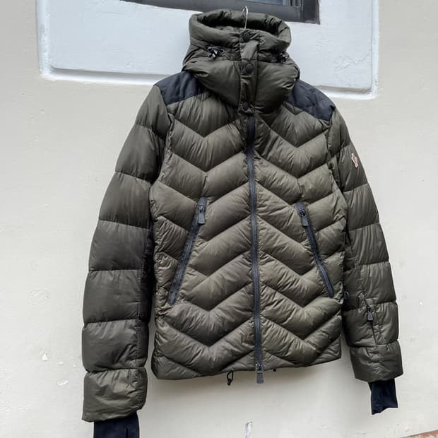 (정품) 몽클레어 BRIVE 숏패딩 1사이즈 (명품 남자 자켓 점퍼)