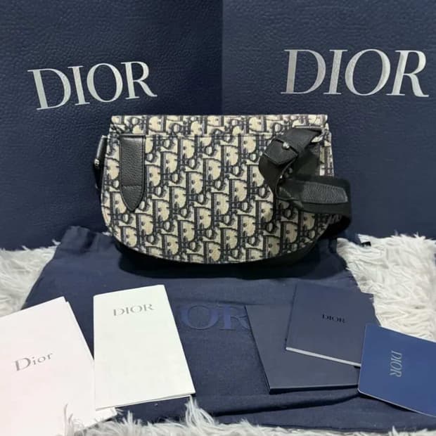 정품 디올 새들백