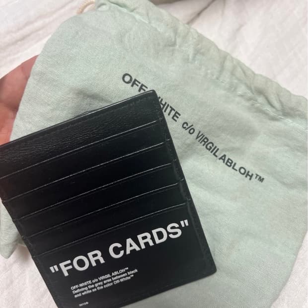 오프화이트 카드지갑