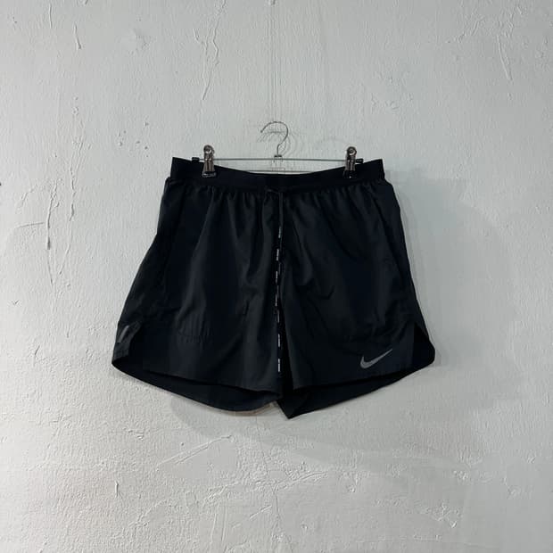 나이키 드라이핏 러닝반바지 M