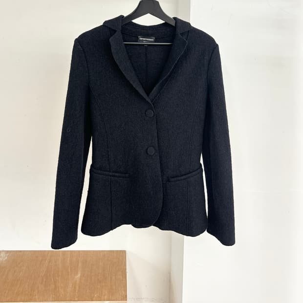 엠포리오 아르마니 블랙 부클레 자켓