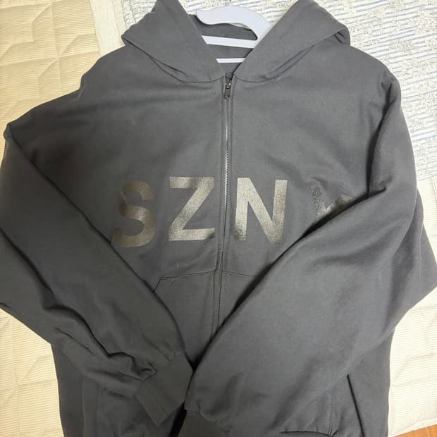 칸예 이지 SZNX 후드집업