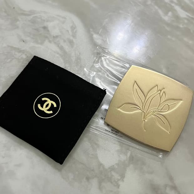 샤넬 뷰티 수블리마지 손거울 