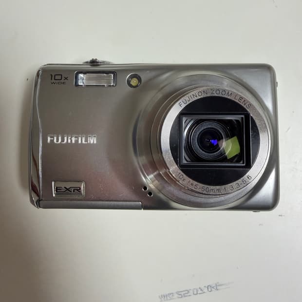 후지필름 파인픽스 f70exr 카메라