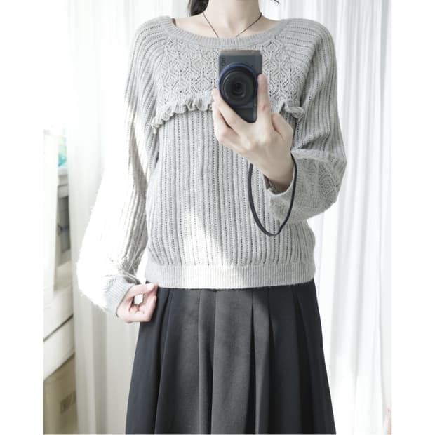 Light grey frill knit 