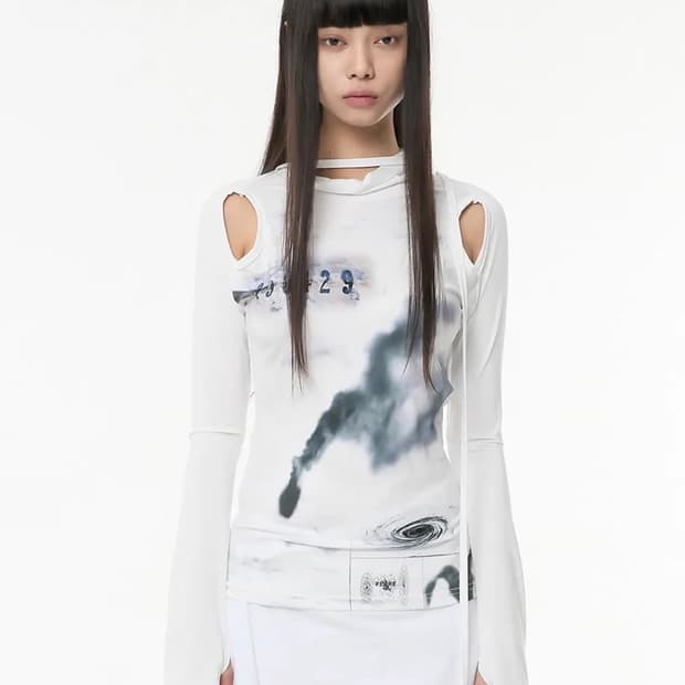 플레어업 Cut-out Turtleneck Long Sleeve