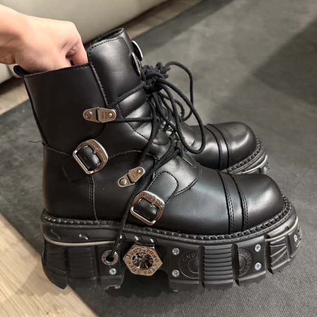 블랙 워커 부츠