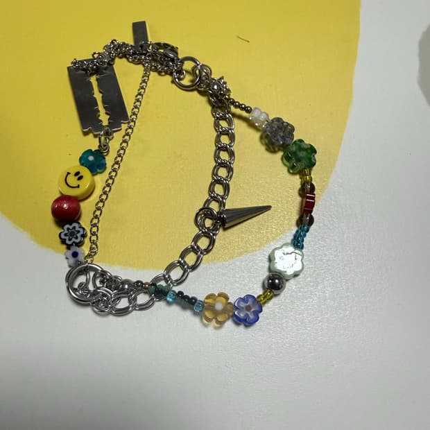 아조바이조 팔찌