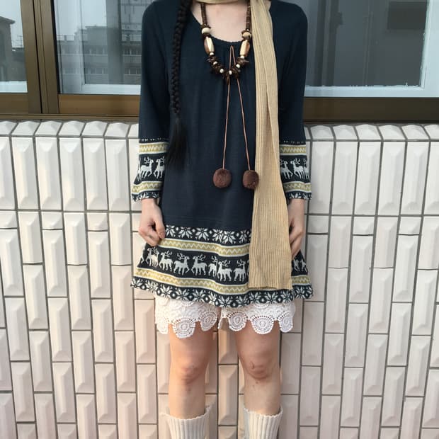 Pom pom nordic pattern knit