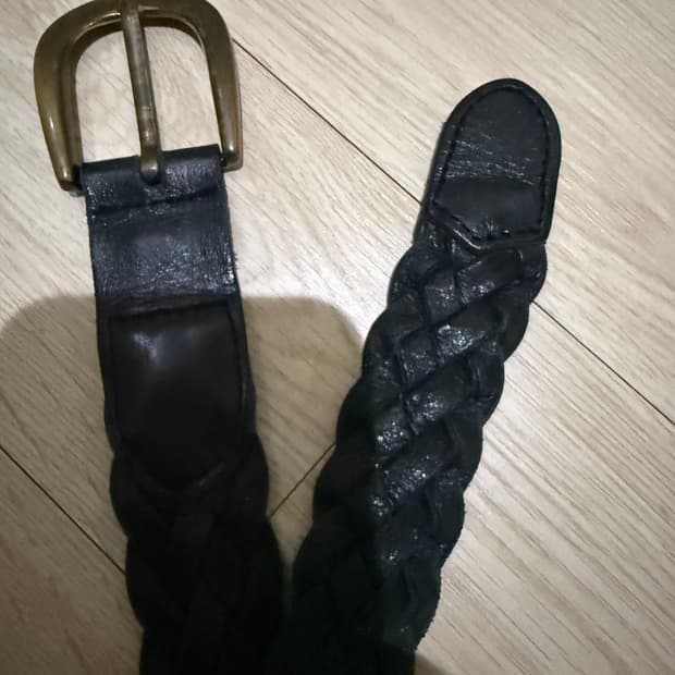 블랙 레더 웨이빙 꽈베기 벨트