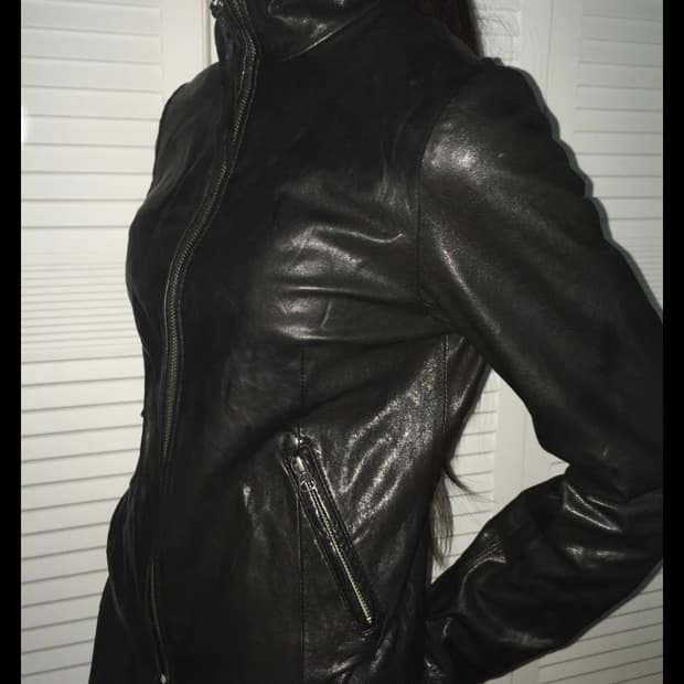 어반리서치 램스킨 하이넥 레더자켓