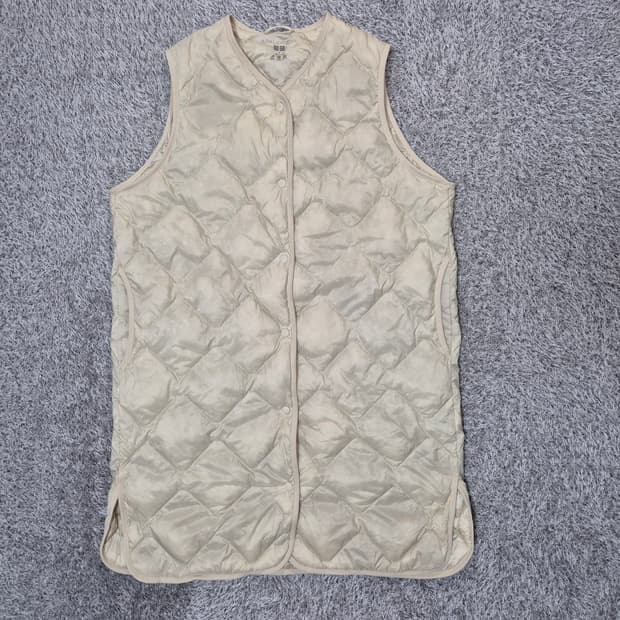 유니클로 여성 경량 다운 롱패딩 조끼 M