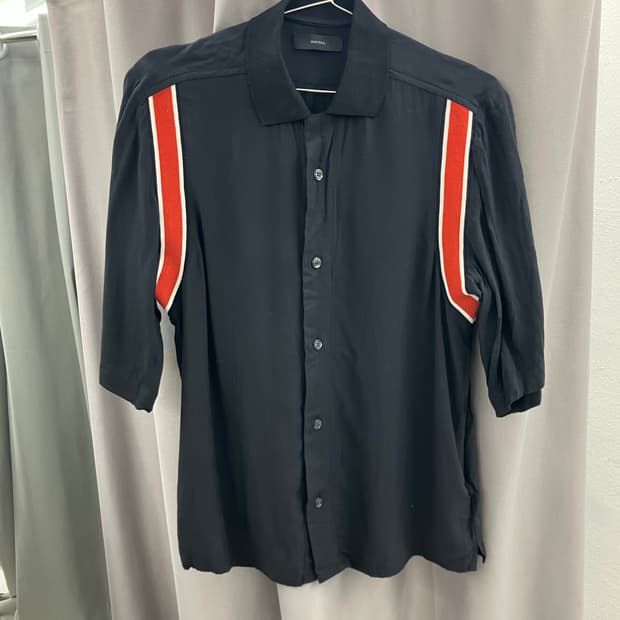 디젤 숄더 라인 셔츠