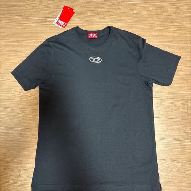 디젤 T-어드저스트-Od 메탈릭 오발 D 티셔츠 블랙