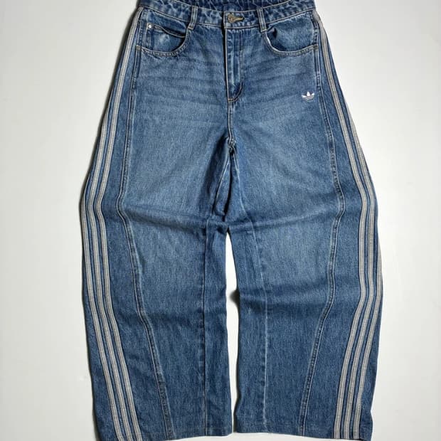 아디다스 Y2K 삼선 디테일 루즈 데님 팬츠 R2903