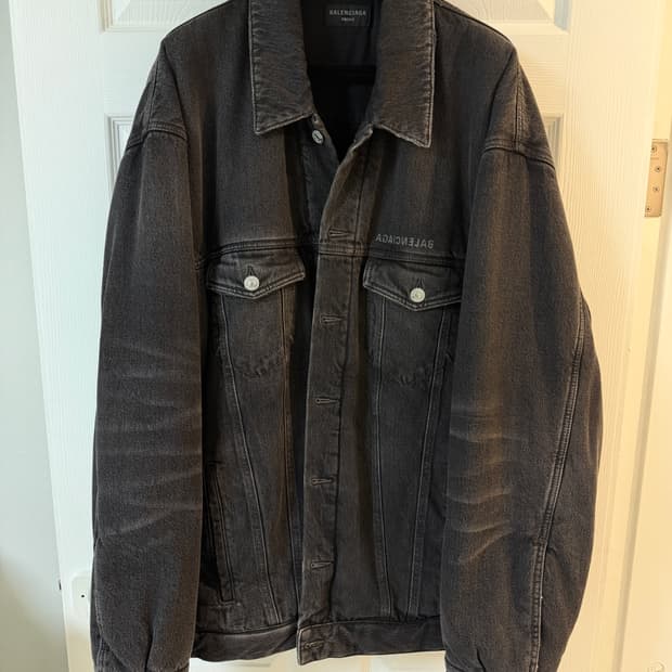 발렌시아가 오버데님패딩 46