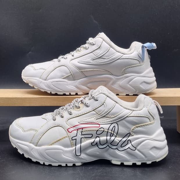 휠라 스플라인스크립트 운동화220