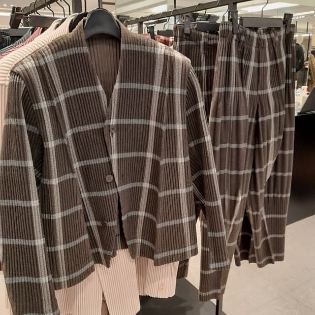 옴므플리세 22년 11월 먼슬리 셋업 급처