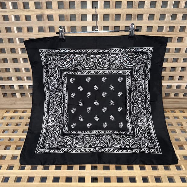 빈티지 페이즐리 반다나 