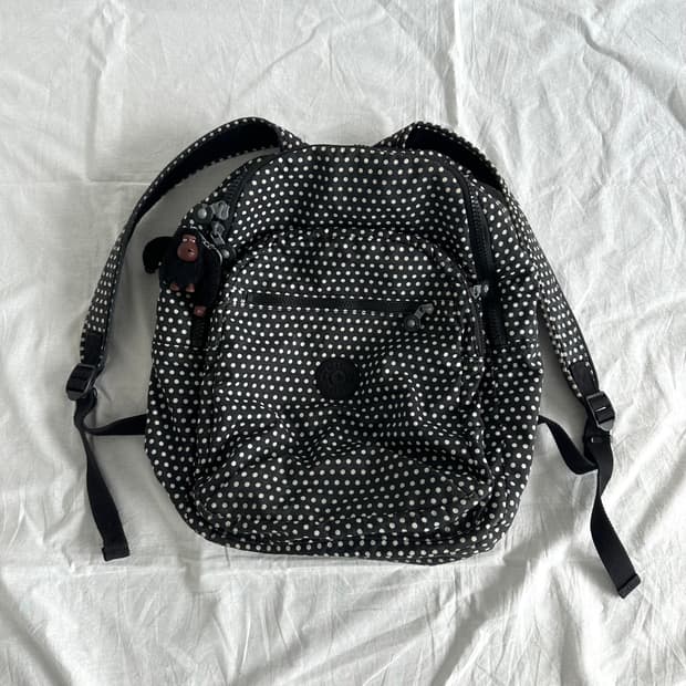 Kipling 폴카 도트 백팩
