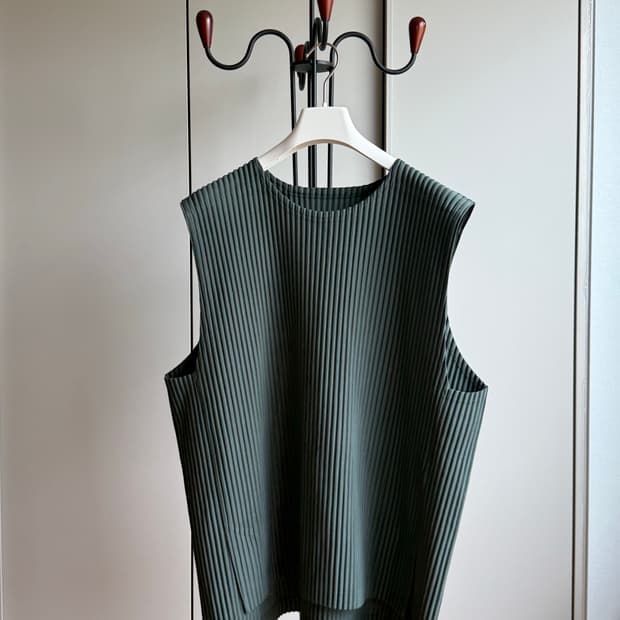 [3] Homme Plisse Vest Green