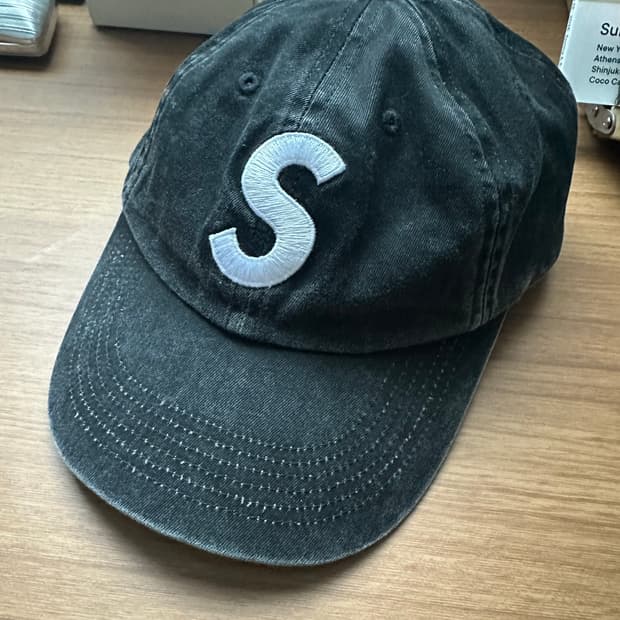 슈프림 s로고 볼캡 블랙