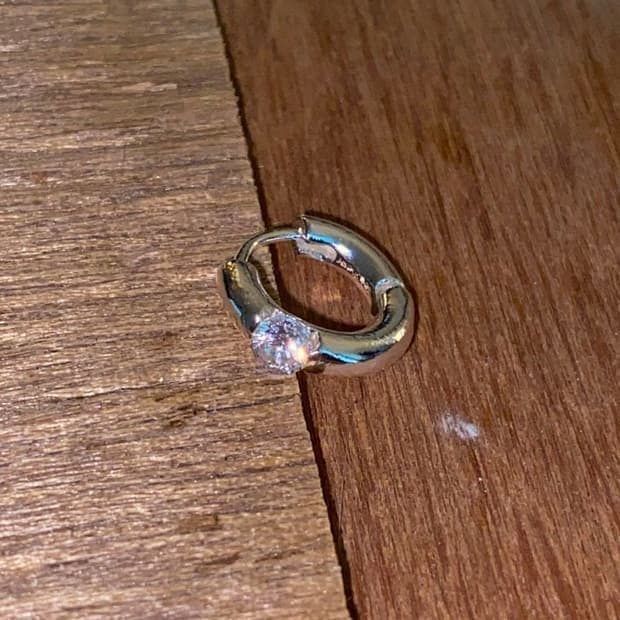 seasheer CLASSIC HUGGIE HOOPS