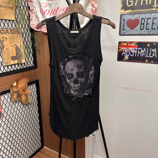 Black Crystal Skull Patch Long Sleeveles