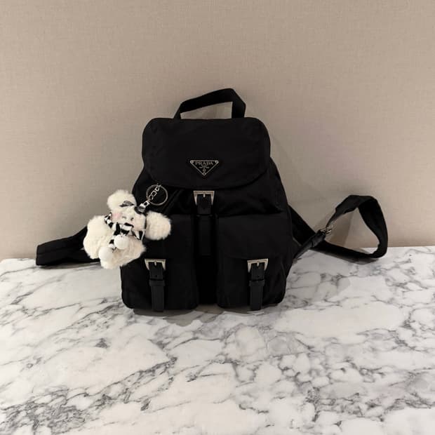 정품 프라다 백팩 스몰 사이즈 