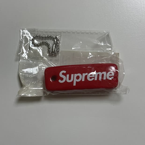 슈프림 플로팅 키체인 레드 - 23FW