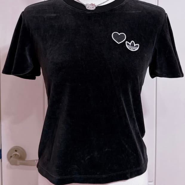 아디다스 벨벳 반팔(네고 가능)