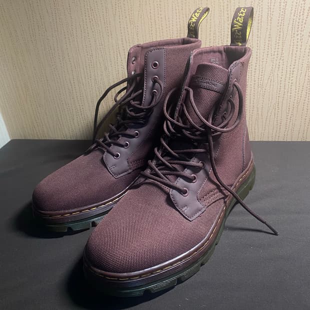 닥터마틴 콤스테크 8홀 자주색