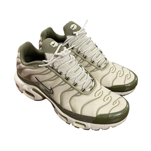 나이키 에어맥스 플러스 라이트 본 뉴트럴 올리브