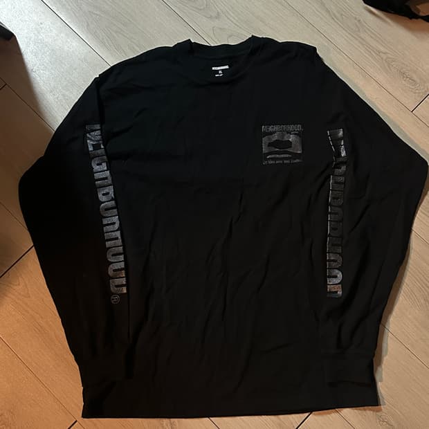 네이버후드 롱슬리브 티셔츠