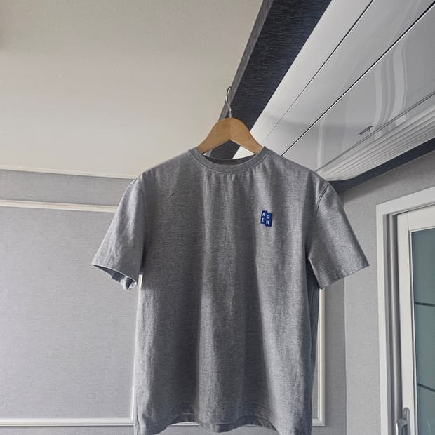 [거의 새것] 아더에러 TRS 시그니피컨트 반팔 티셔츠 s