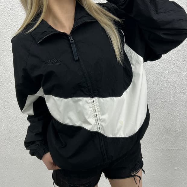 나이키 빅스우시 블랙 바람막이 M