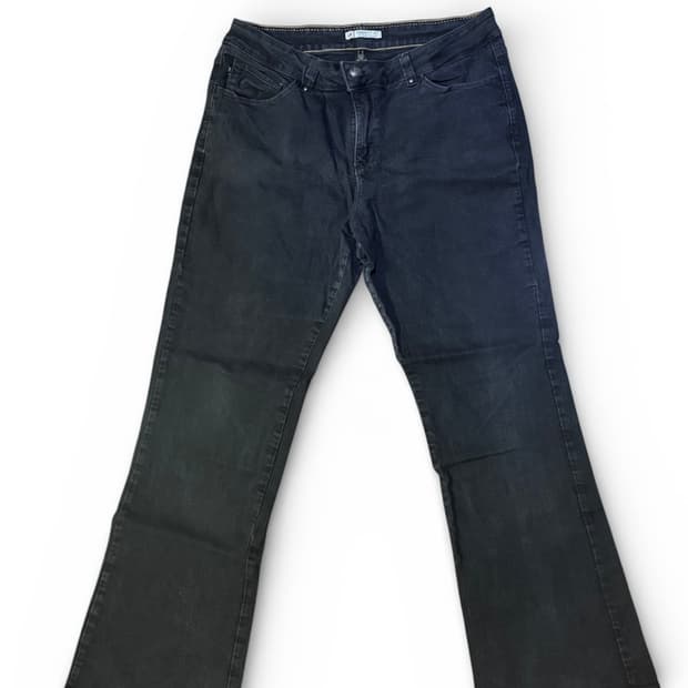 Lee (리) 퍼펙트 핏 흑청 로우라이즈 부츠컷 데님