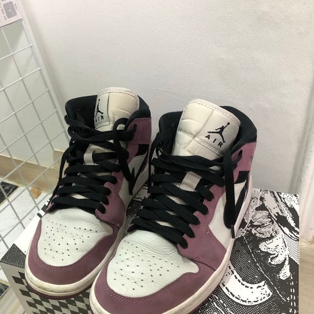 나이키 에어 조던 1 미드 SE 라이트 멀베리