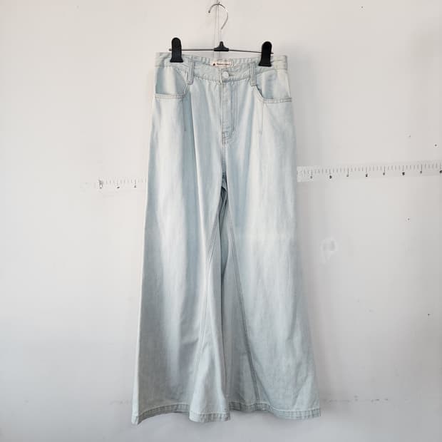 써스데이 아일랜드 연청 데님 와이드 팬츠